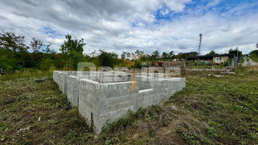 Teren intravilan cu fundatie - Strada Dimitrie Cantemir - 2