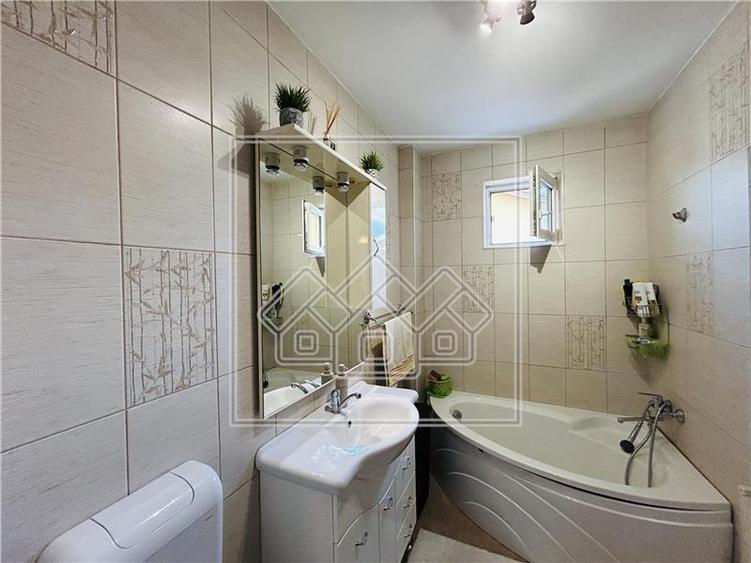 Apartament 3 camere, balcon, loc de parcare - Turnisor