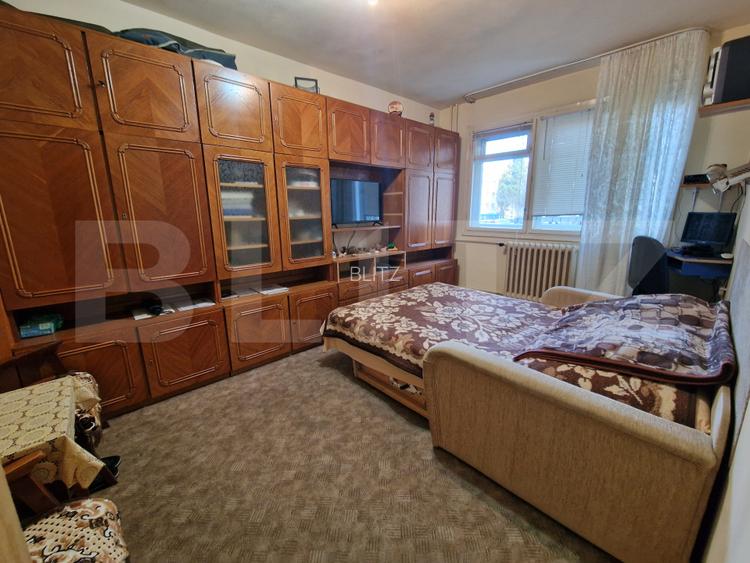 Apartament cu 3 dormitoare, 2 bai, boxa mare, parter inalt, balcon, Manastur