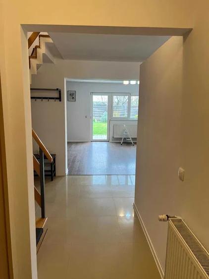 Duplex de vanzare de 112mp , terasa 35 mp , teren 264mp zona Floresti Somesului
