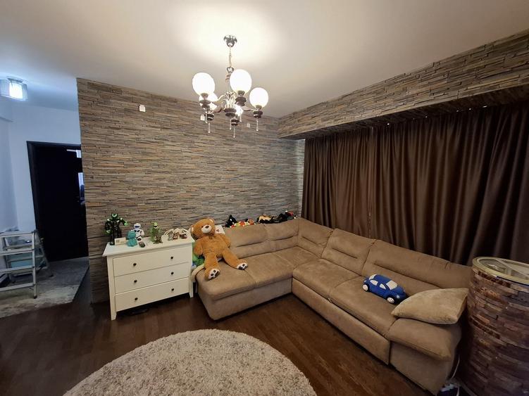 Apartament 3 camere zona Trocadero
