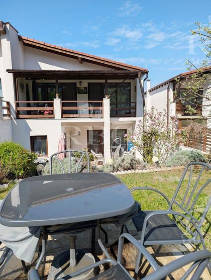 Casa cuplata finisata cu teren 300 mp Floresti str. Narciselor