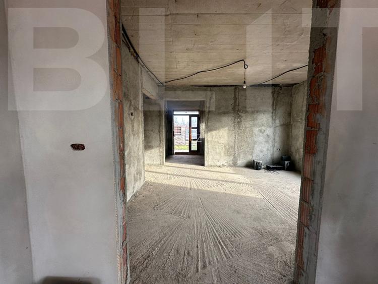 Vand casa la gri in Sat Costeiu str. crizantemelor nr.235