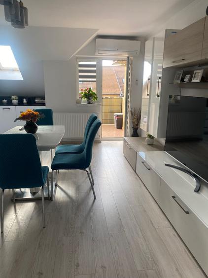 Vand apartamant 3 camere Șelimbăr.