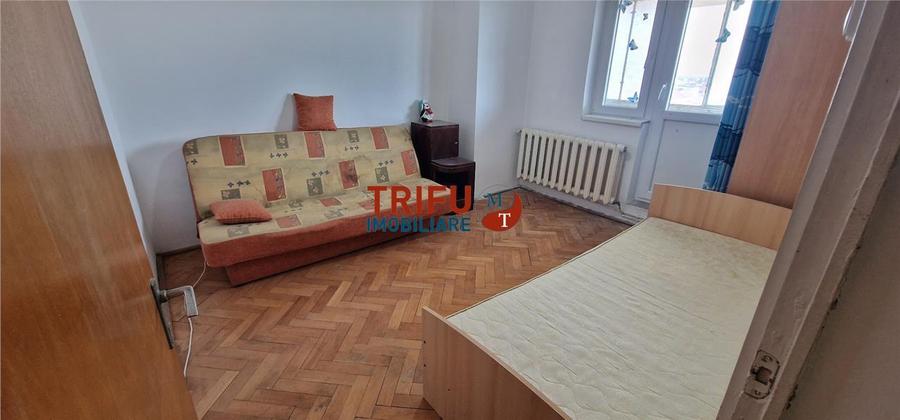 Apartament 3 camere cu scara interioara zona Centru