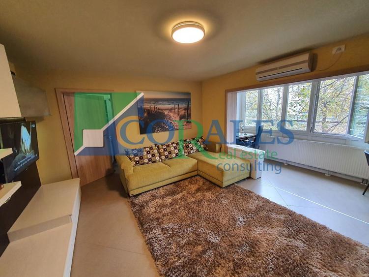 Complex. Etaj 1. Renovat complet.