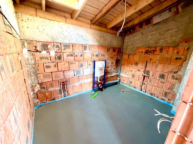 Casa deosebita situata stradal la 350m fata de Sos. Oltenitei - 23
