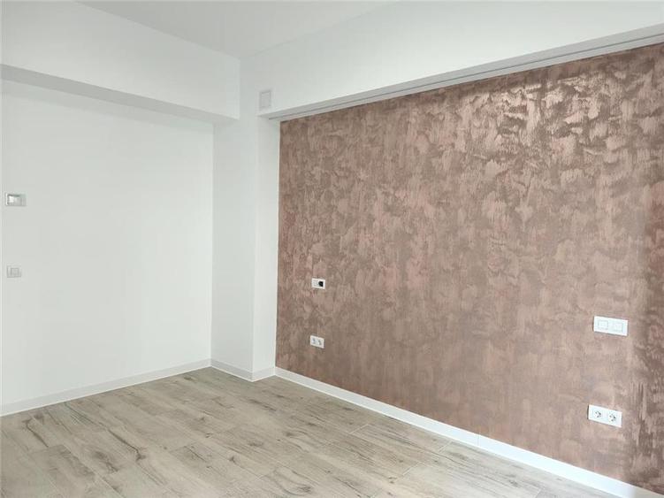 Apartament Ultra Central Bloc Nou Parcare Inclusa