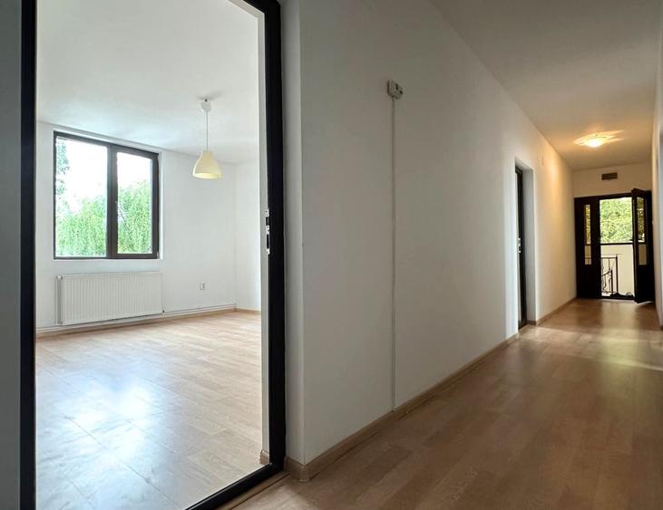 Inchiriere casă complet renovată cu 4 camere Băneasa, Sector 1