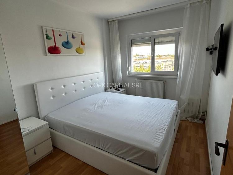 Bulevardul 1 Decembrie 1918, 3 camere cu balcon etj 4/8 cu balcon -apartament de - 3