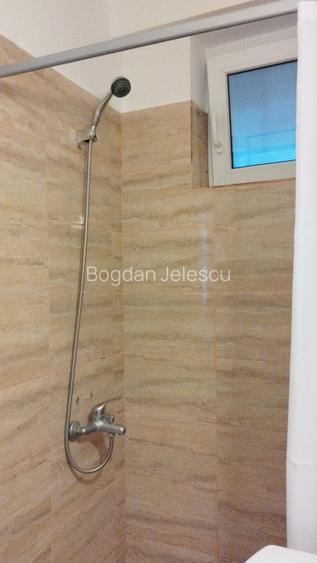 Inchiriez Apartament cu Doua Camere pe Termen Lung in Zona Centrala - 6