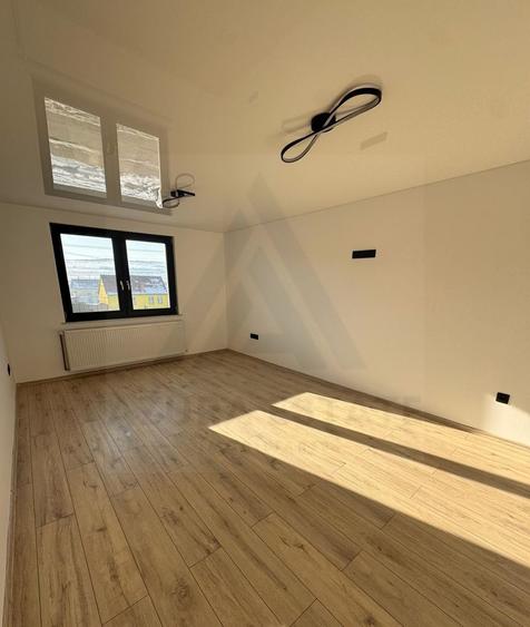 Casa moderna constructie noua 195 mp utili si 100 mp curte Sura Mare