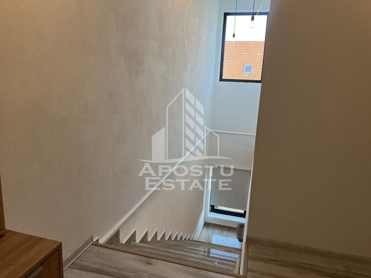 Duplex cu 3 camere, loc de parcare in curte, in Sanandrei