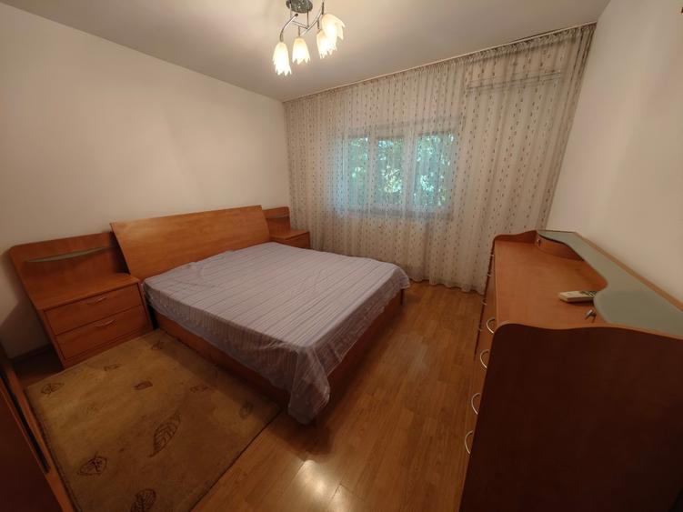 Apartament 3 camere, Militari Uverturii (spate la Teatrul Masca)