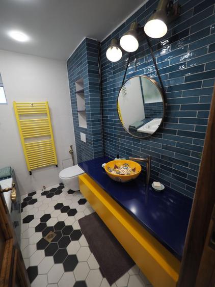 Vanzare apartament zona Universitate - 4 camere cu terasa generoasa