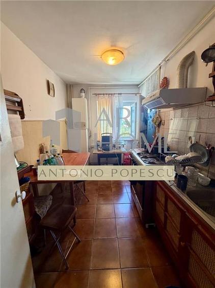Apartament 3 camere, centrala proprie, Ploiesti, zona Cioceanu.