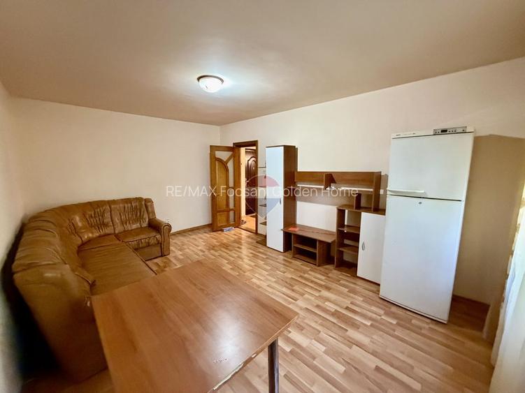 Apartament 3 camere zona 2 Stejari - 2