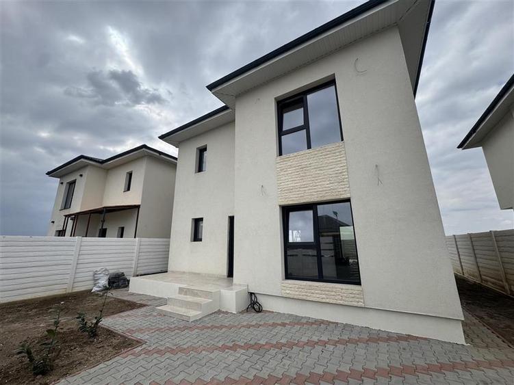 VILA DE VANZARE DOMNESTI LA CHEIE 4 CAMERE - TEREN- PANOURI FOTOVOLTAICE