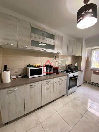 Apartament cu 4 camere, Decomandat, Pacurari-Petru Poni - 9