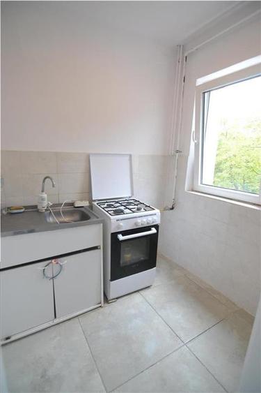 Vanzare garsoniera etajul 2 Bartolomeu - Str. Lanii