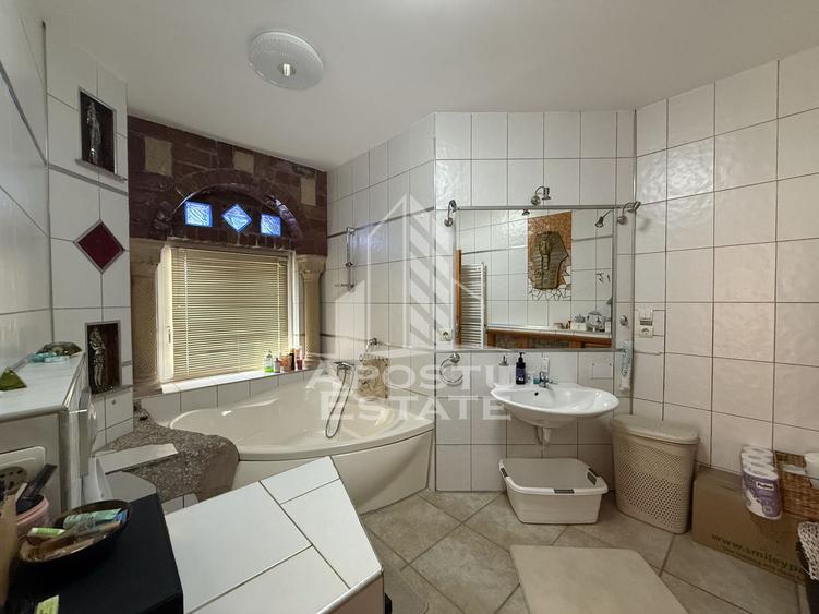 Casa individuala de vanzare cu proiect de extindere, zona Lunei