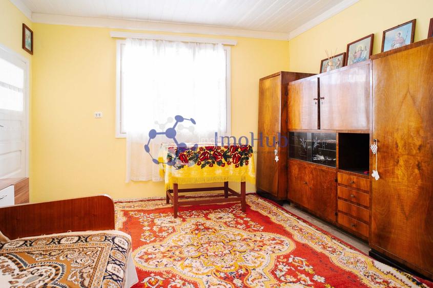 🏡 Teren 2300 mp și casă bătrânească în centrul satului Voinesti, lângă biserică - 9