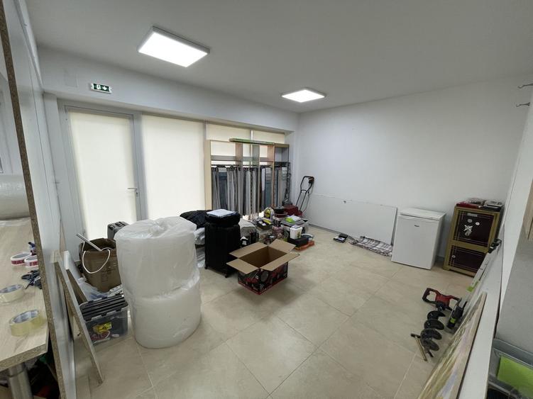 Spatiu Comercial / Birouri | Finisat | Loc de parcare inclus | Str. Marginii