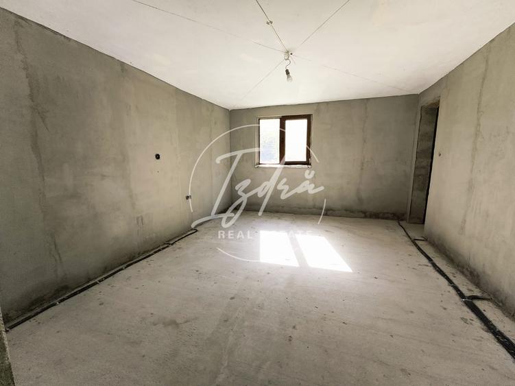 Casa de vacanta cu 7 camere 6 bai de vanzare