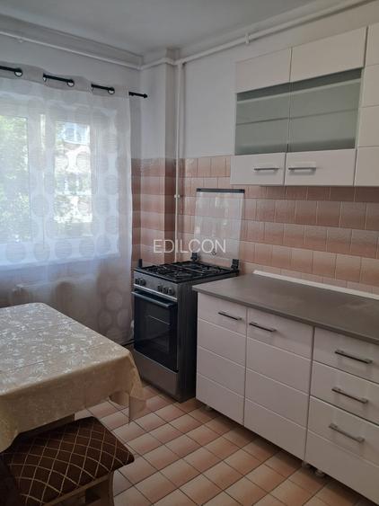 Apartament 3 camere etaj 1, strada Siretului
