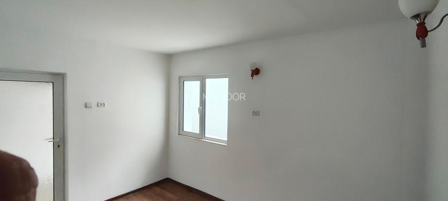 Închiriez casă cu 5 camere în Ploiești - 13