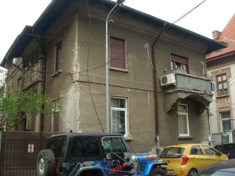 Apartament in vila zona Bd.A.I.Cuza-Metrou Gara de Nord-Sos.Titulescu