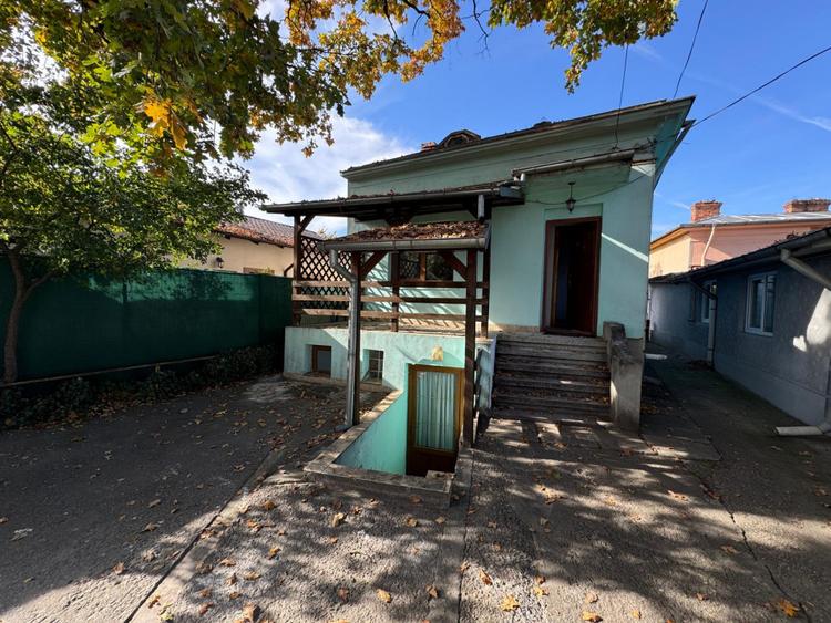 Vanzare Casa 3 Camere - Zona Ana Ipatescu, Langa Penitenciar