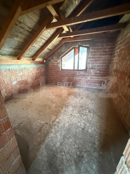 Casa cu 7 camere, 250 mp, zona Mesteacan (Halmeu)
