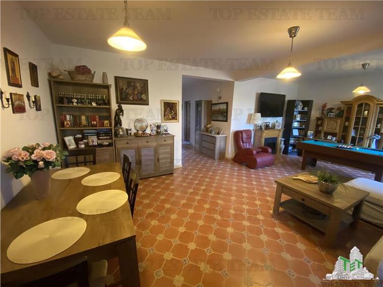 Vila spatioasa cu 3 apartamente in Fundeni Dobroiesti