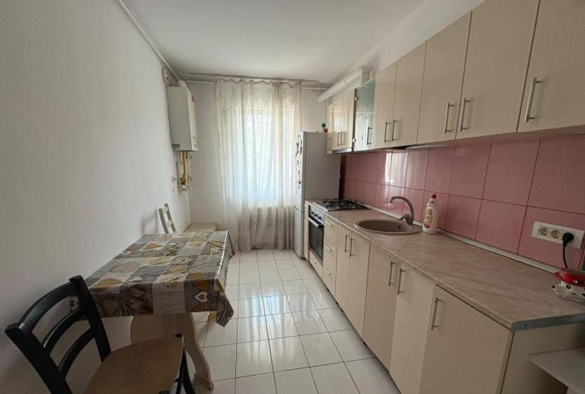 Închiriere Apartament 3 camere în Berceni Eroii Revolutiei Cu Centrala Proprie