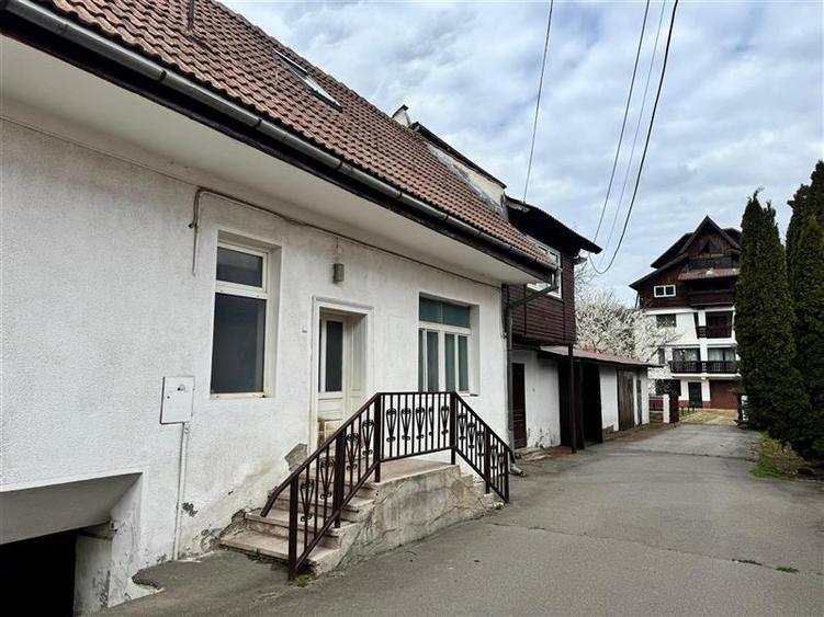 Doua case de vanzare, teren 800 mp, Zarnesti, Brasov