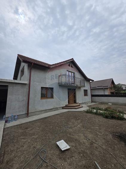 Casă de închiriat în zona Lascar Catargiu