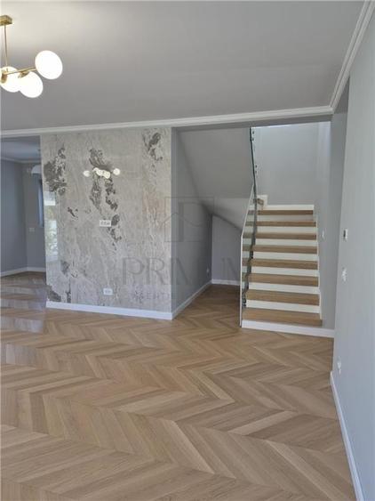 DUMBRAVITA - VILA DE LUX - 5 CAMERE - TEREN 1000 MP - GARAJ - POZITIE EXCELENTA