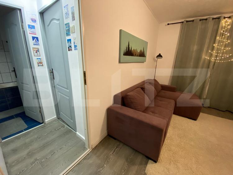 Apartament 2 camere de vânzare în Lupeni – Etaj 2, zonă bună.