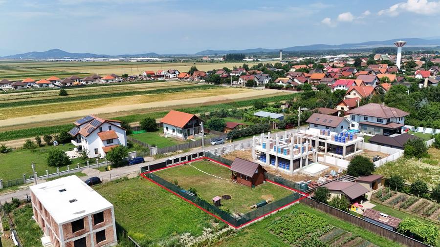 Teren intravilan 609 mp | Împrejmuit | Branșat la utilități | Prejmer