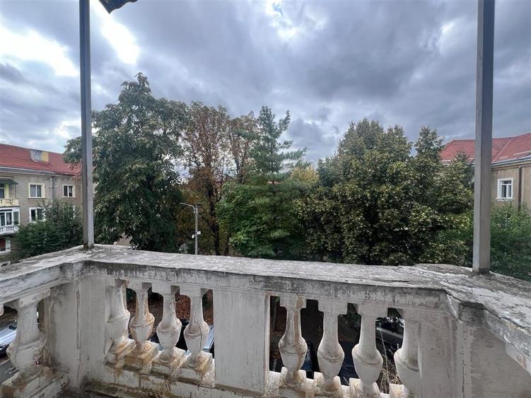 Apartament cu 3 camere si doua bai Zona N. Iorga
