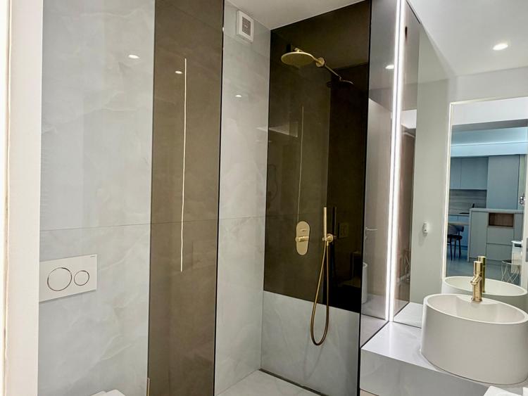 Apartament 3 camere cu vedere panoramică – Cortina Nord | Etaj 10/10 | 2 parcări