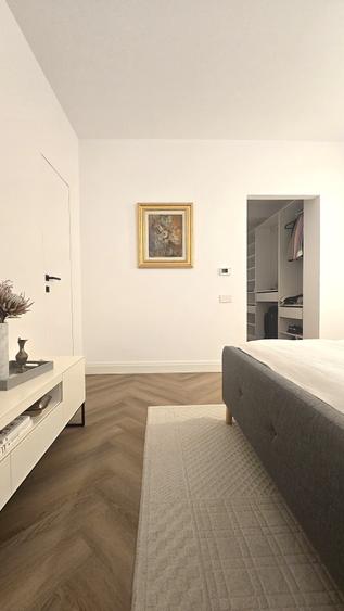 Vila reconsolidata 3 dormitoare 3 bai dressinguri acces separat curte