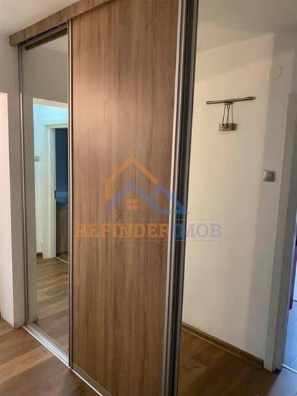 Apartament de vanzare cu 3 camere, zona Titan - Piata Minis