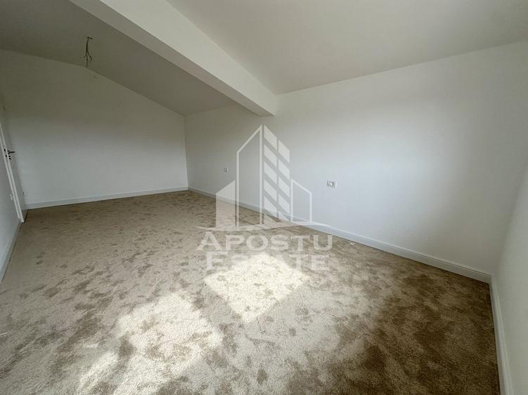 Casa individuala cu 5 camere, finisaje premium, disponibila imediat.