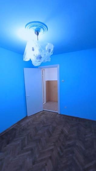 Apartament 2 camere decomandate de vanzare zona Cet