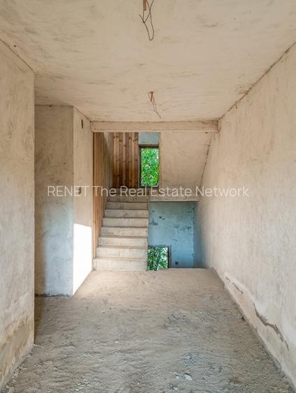 Vilă cu 16 camere și teren generos la Potlogi - 5