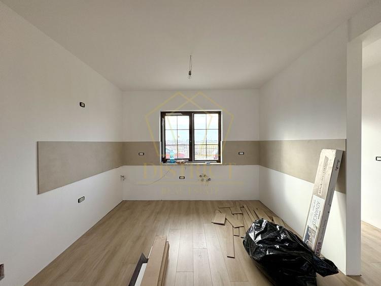 Duplex cu 3 camere, despărțit prin baie | Mosnita Noua | Valery 3