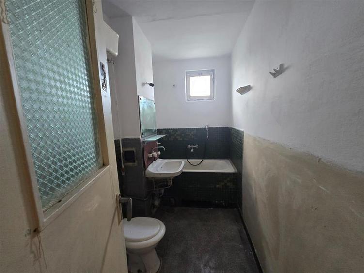 Apartament cu 2 camere  de vanzare  in Fagaras etaj 4