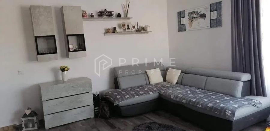Chirie 2 camere, decomandat, etaj 1, loc de parcare inclus- Unirii